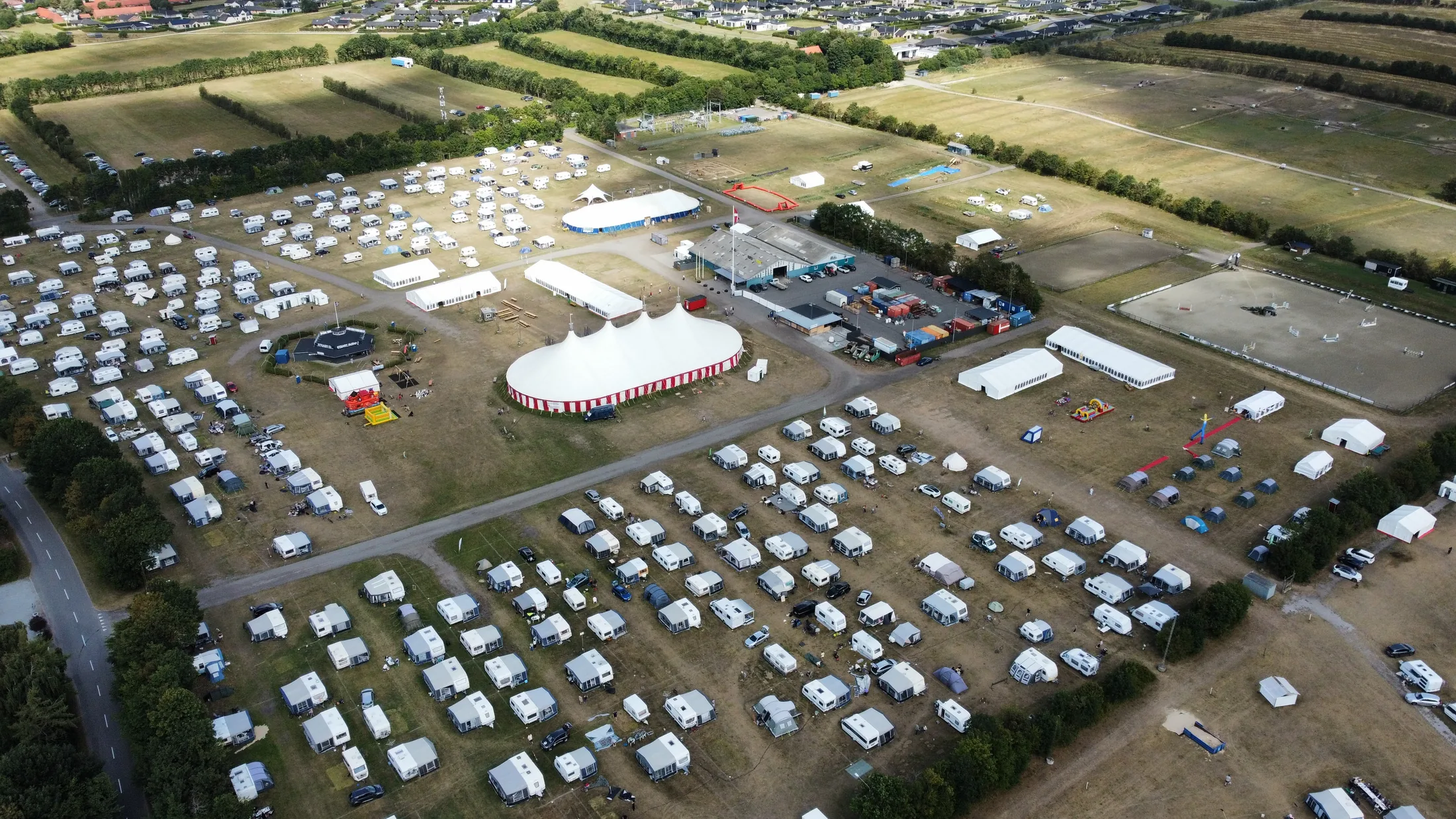 Hjallerup Bibelcamping set fra luften